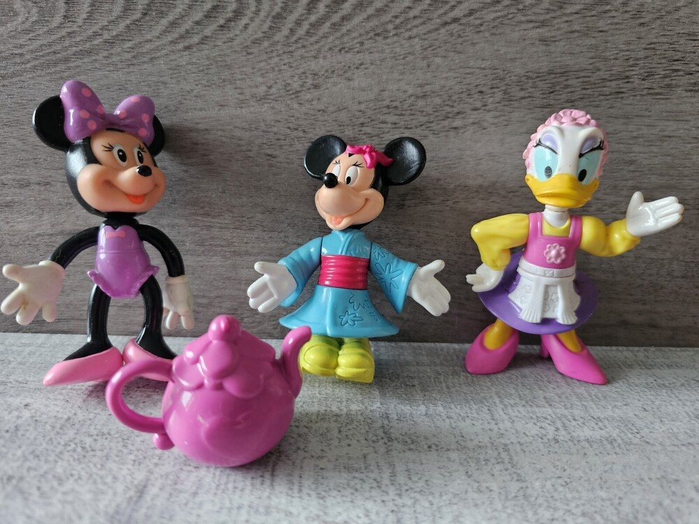 Vintage 1994 Disney Minnie Mouse Epcot Center Figure Kimono Japan Daisy LOT